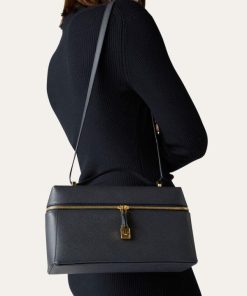 Alexiasuarez.shop8dfcbcd803 2